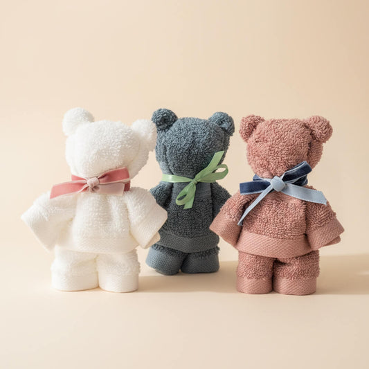 Håndklædebamser i tre farver lavet af bløde håndklæder