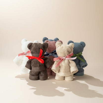 Håndklædebamser i seks farver som kreative og personlige babygaver