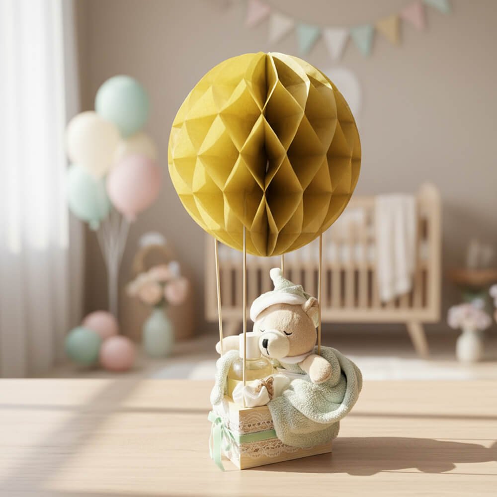 Neutral luftballon gavekurv med bamse og babyprodukter