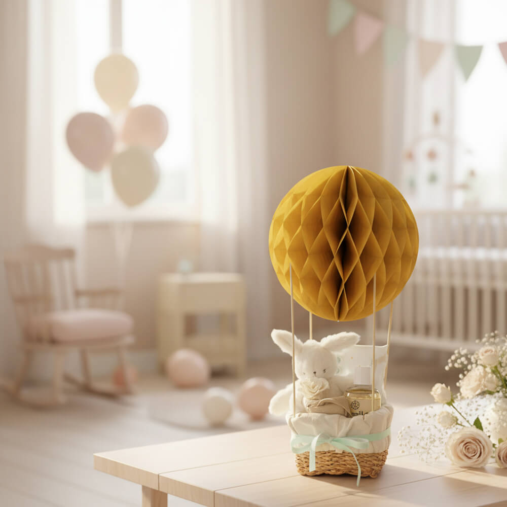 Neutral luftballon gavekurv pyntet med fine detaljer som gave